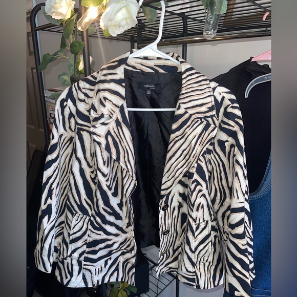 Jumper, blazer, ruffle turtle neck - Picture 4 of 10